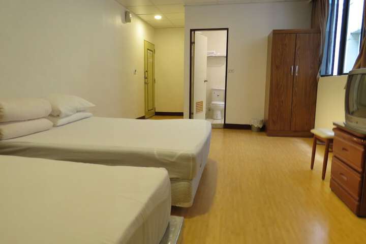 Room 5 of 35