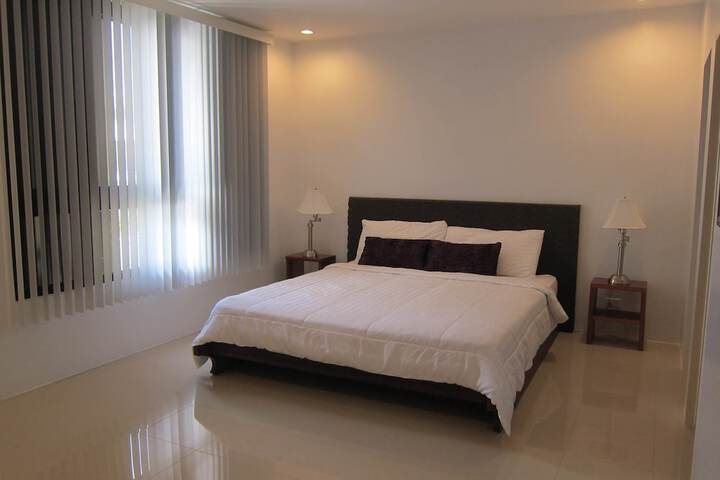 Room 6 of 53