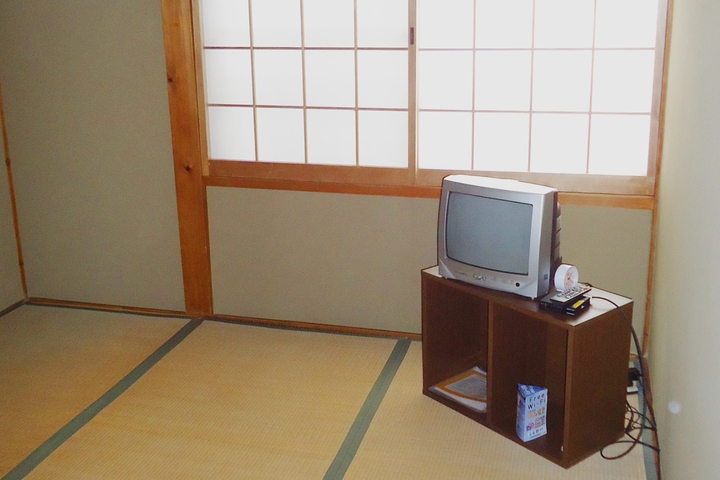 Room 9 of 36