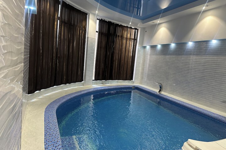 Pool 27 of 32