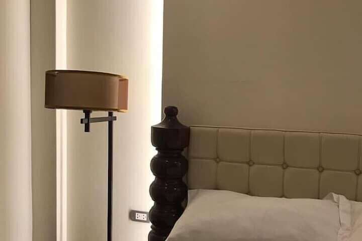 Room 17 of 36