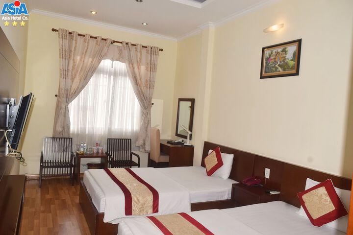 Room 3 of 66