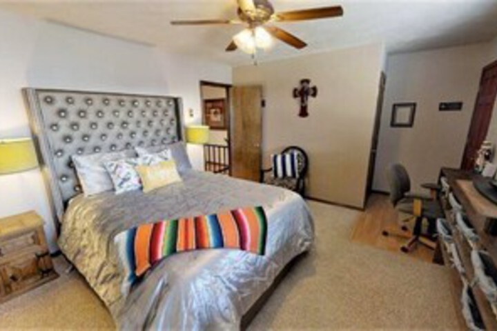Room 9 of 14