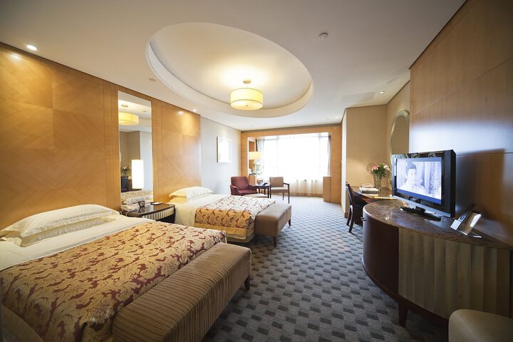 Room 6 of 30