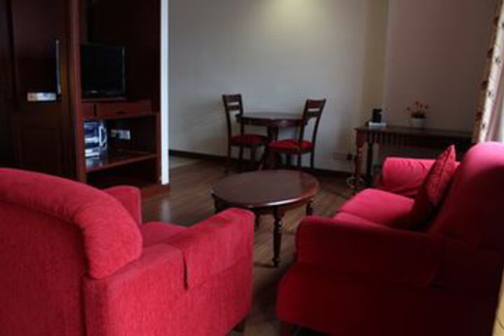 Room 62 of 83