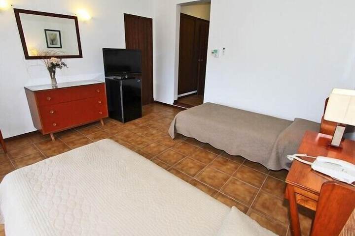Room 34 of 166