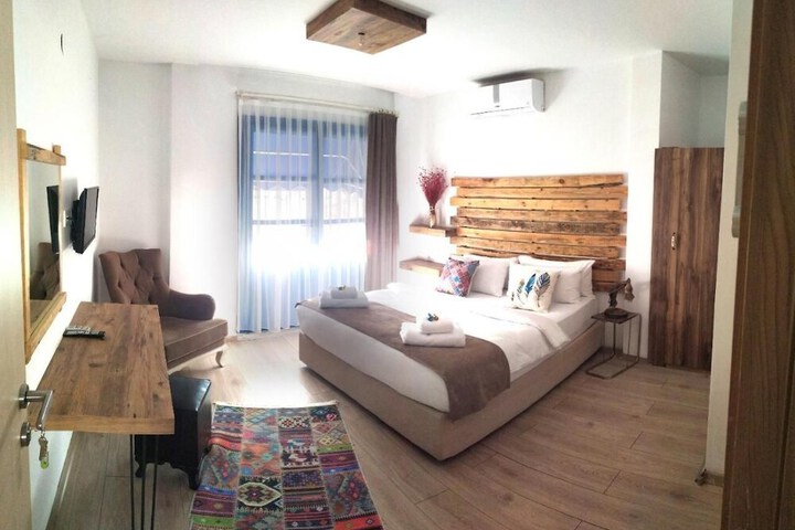 Room 4 of 23