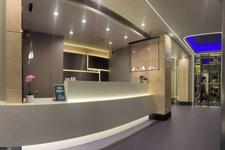 Forward Suites I