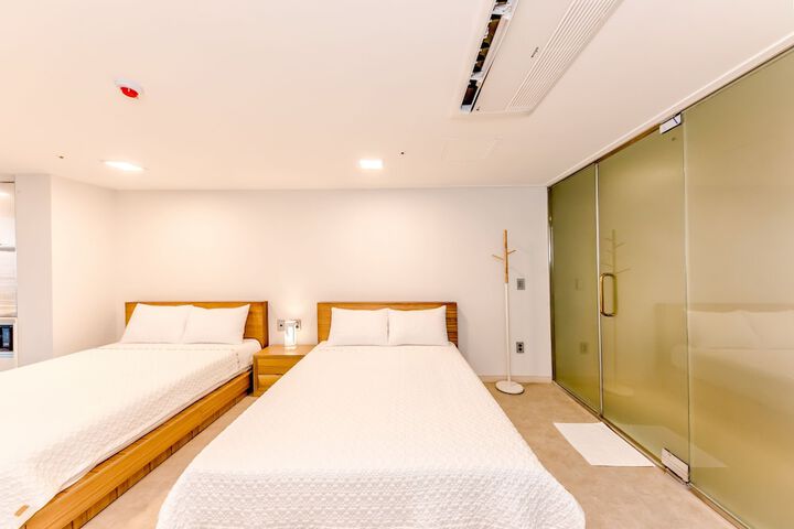 Room 20 of 173