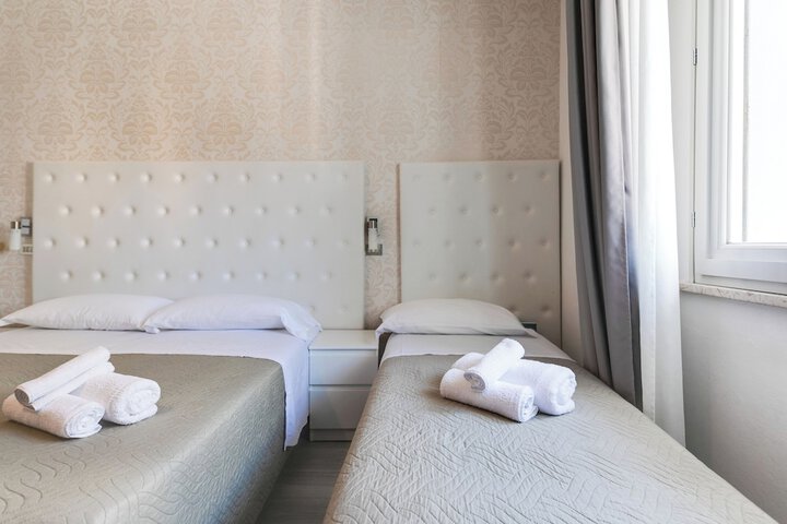Room 11 of 51