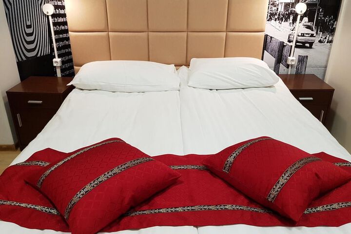 Room 14 of 36