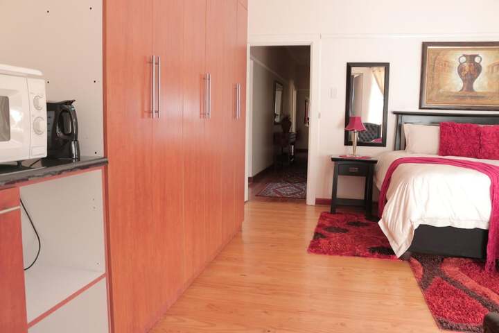 Room 12 of 25