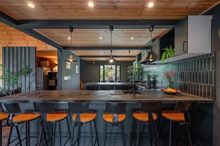 Dining Photos