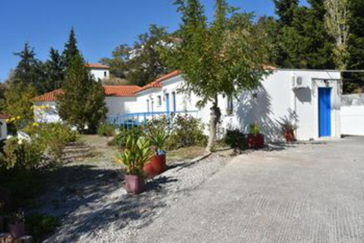 Hotel Exterior 11 of 27
