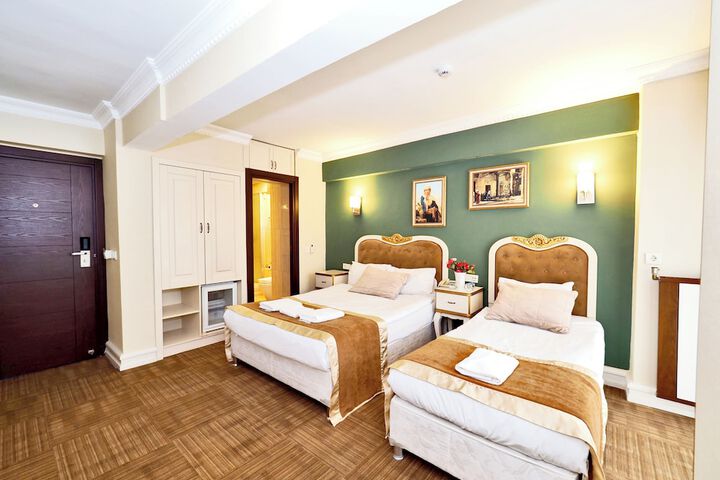 Room 15 of 61