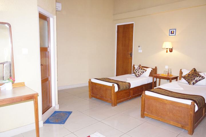 Room 3 of 39