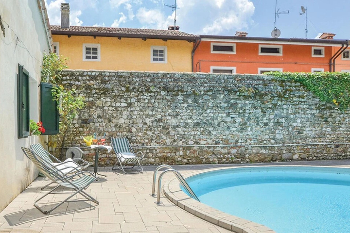 Pool 8 of 13