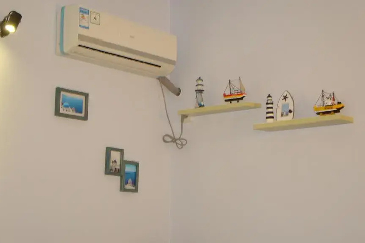 Room 2 of 11