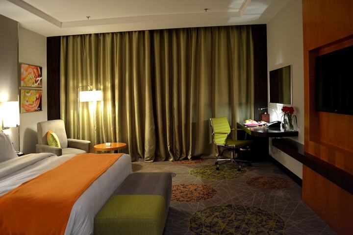 Room 8 of 42