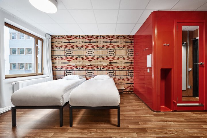 Room 10 of 65