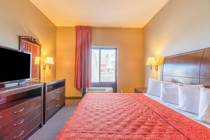 1 King Bed Suite (14 of 33)