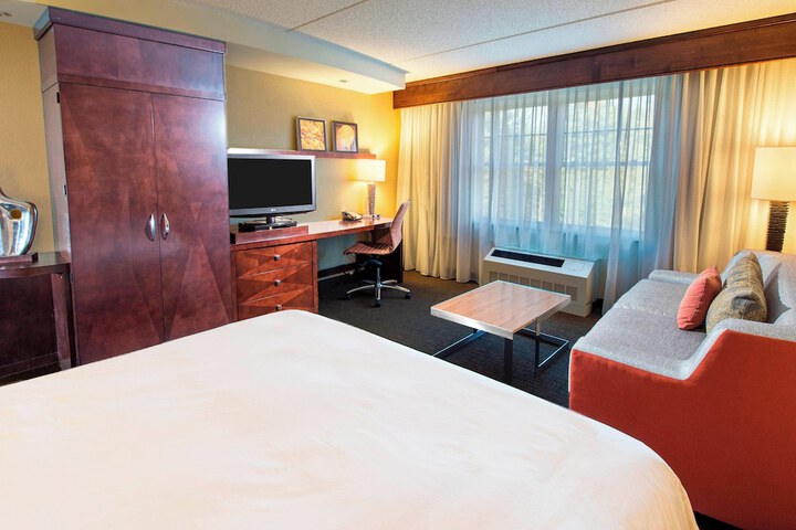 Room 11 of 34