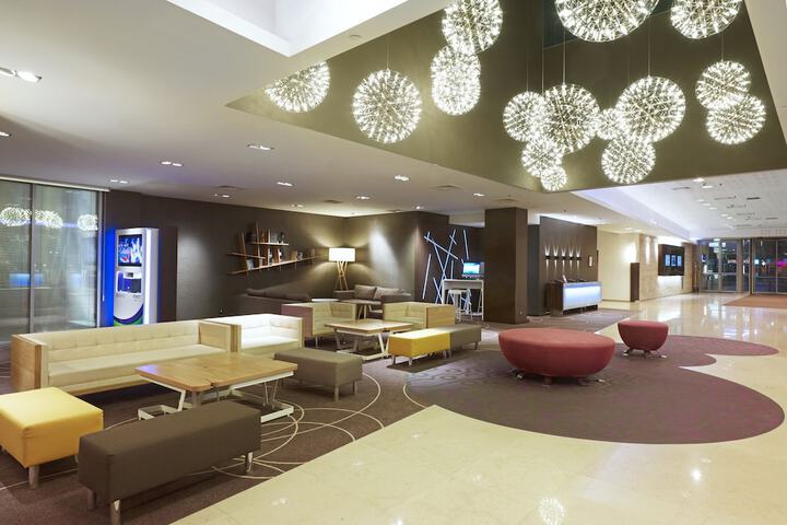Entrance & Lobby
