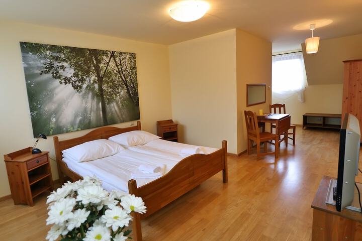 Room 9 of 25
