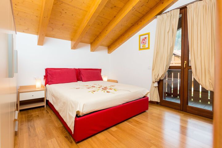 Room 8 of 26