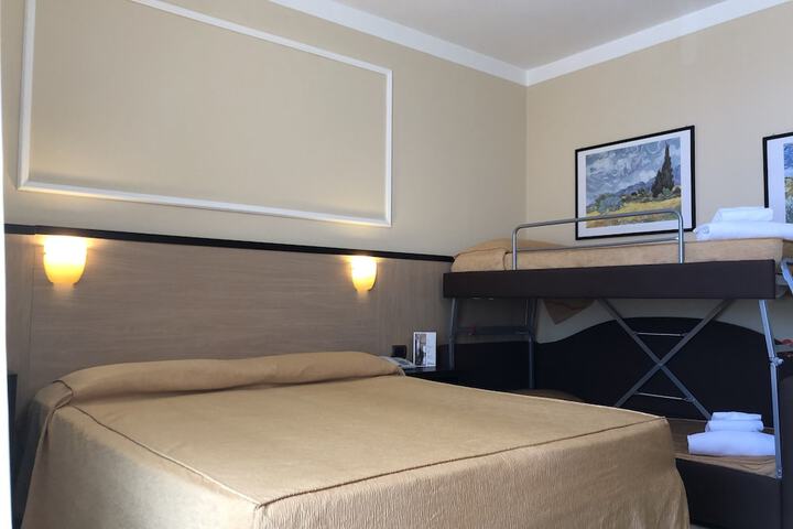 Room 16 of 65