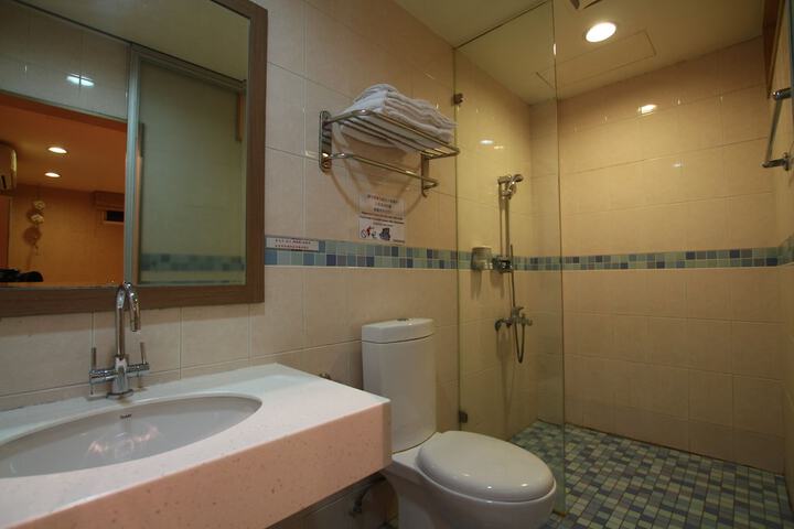Room 80 of 115