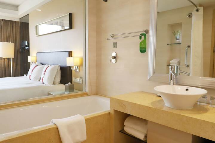 Clean Restrooms