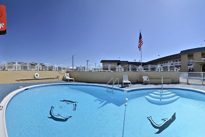 Pool 22 of 29