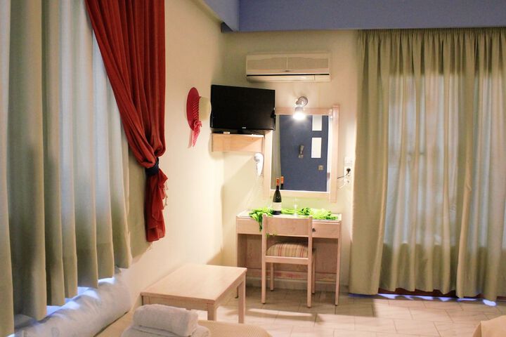 Room 9 of 107