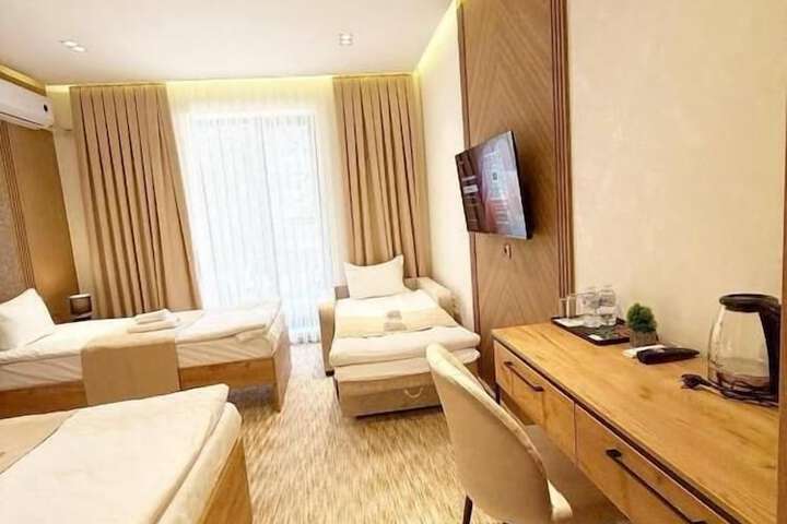 Room 48 of 60