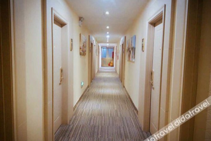 Fushun Business Hotel