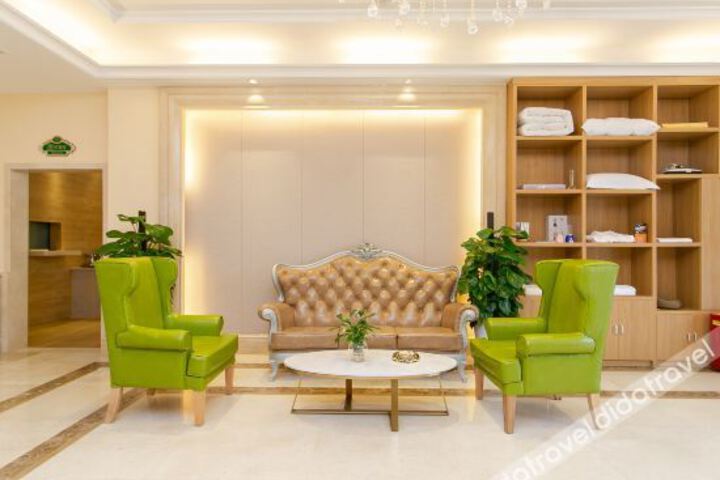 Hotel Interior 24 of 27