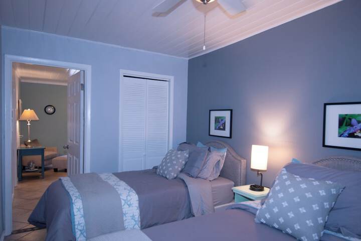 Room 4 of 80