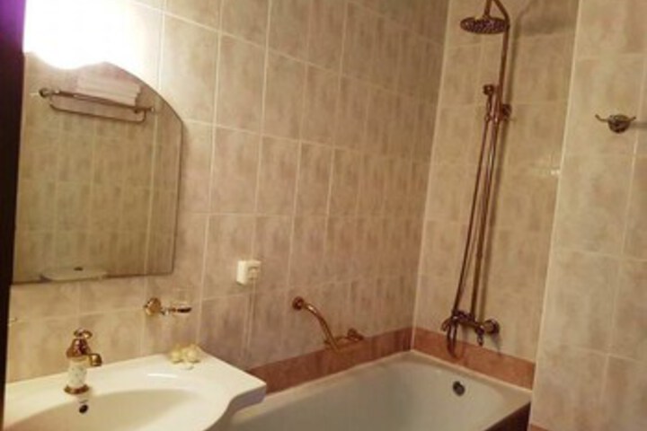 Room 4 of 35