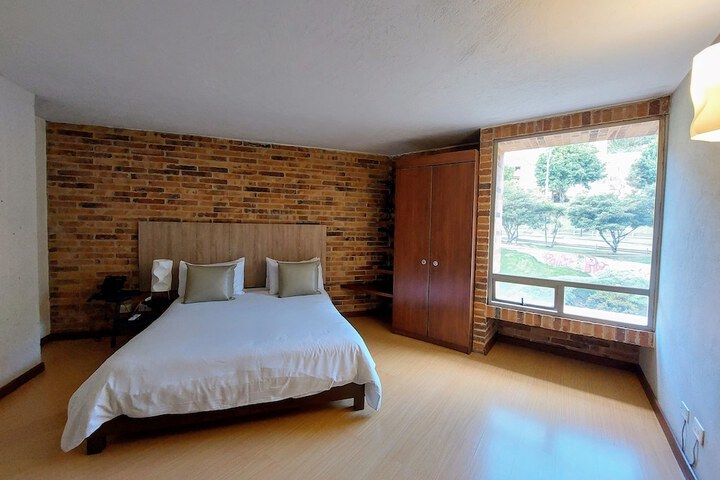 Room 12 of 64