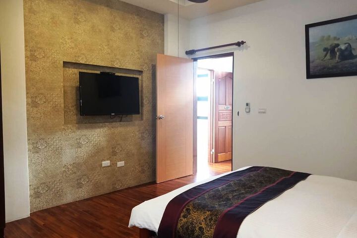 Room 16 of 46