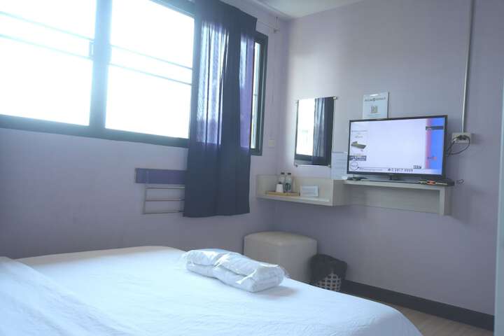 Room 21 of 49