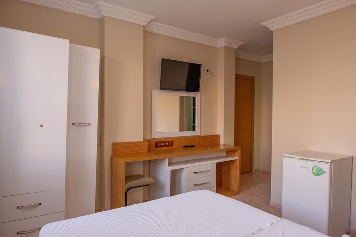 Room 11 of 27