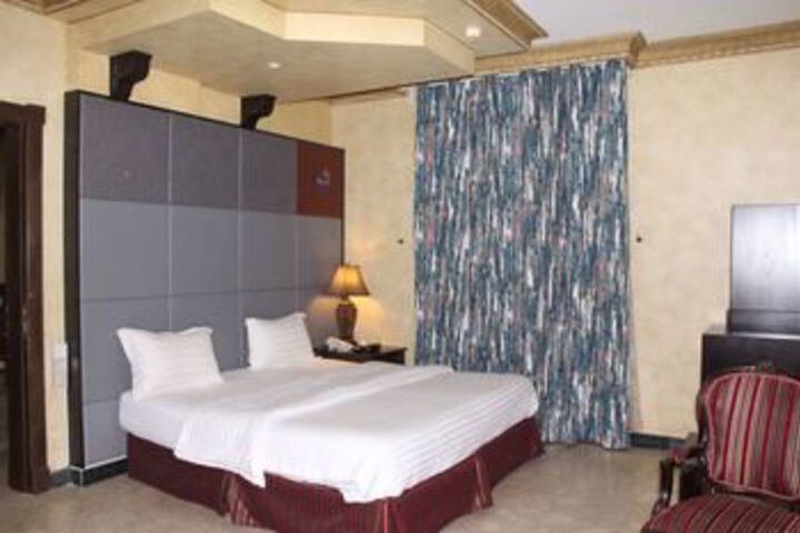 Room 12 of 49