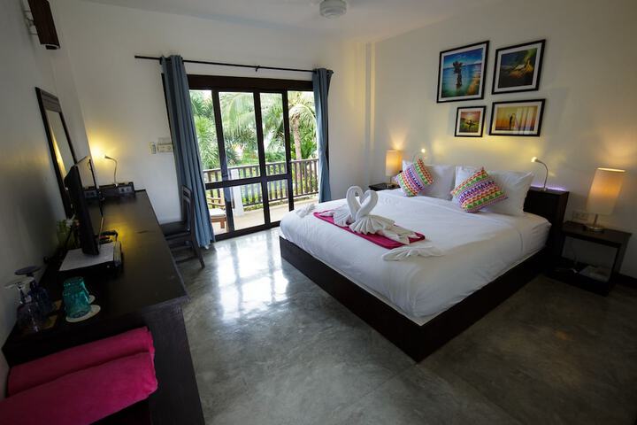 Room 2 of 39