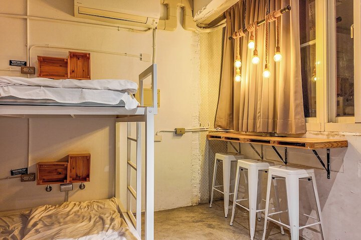 Room 27 of 85