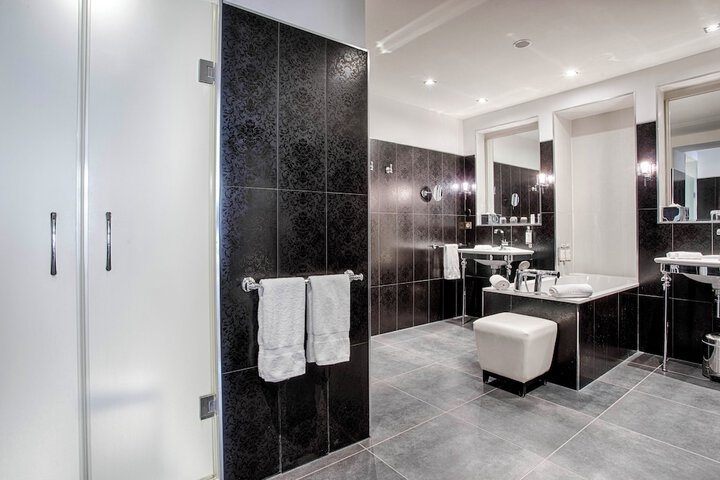 Room 62 of 119
