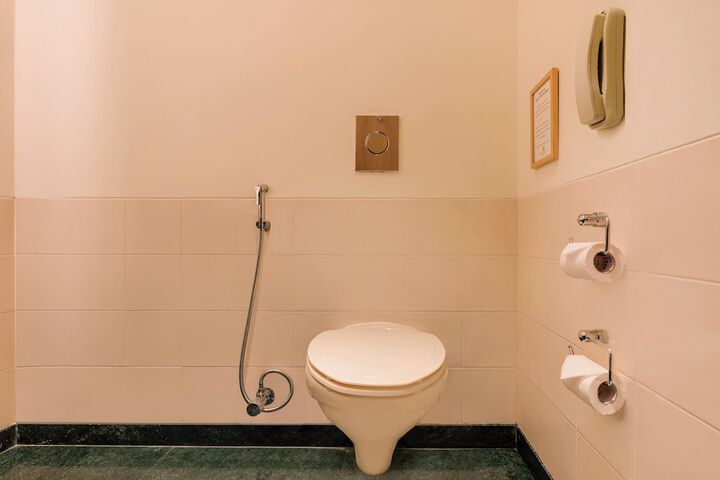 Room 23 of 34