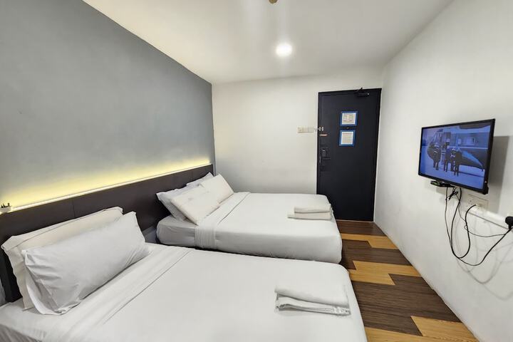Room 16 of 24