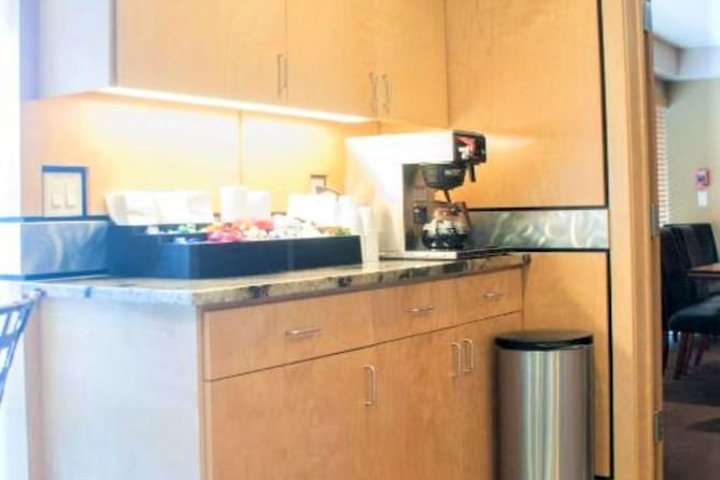 Breakfast/Coffee Service 15 of 25